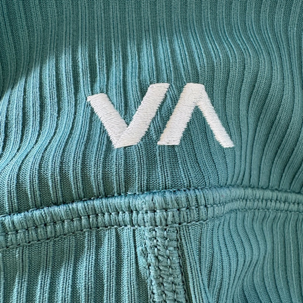 RVCA women’s Teal Leggings - Picture 2 of 2